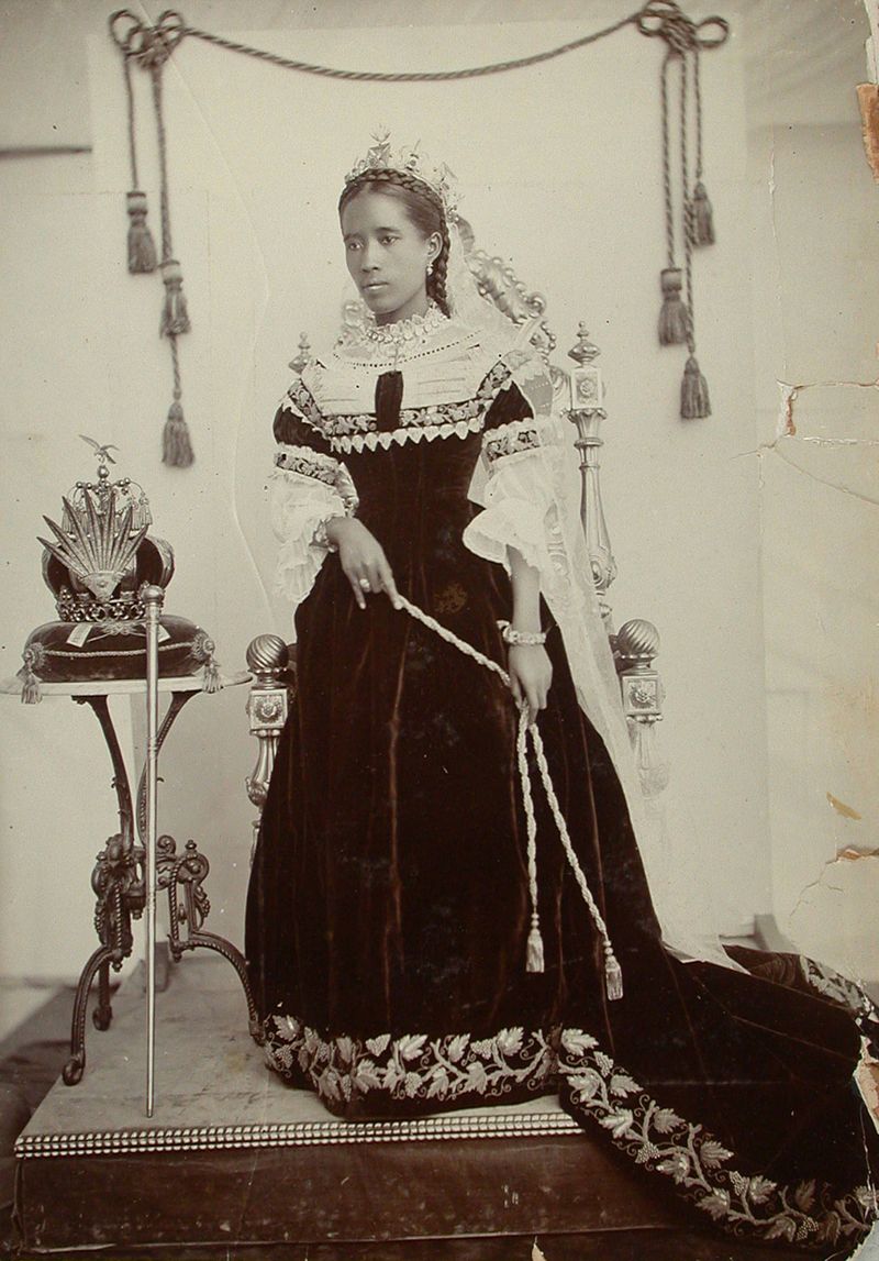 Queen_Ranavalona_III,_Antananarivo,_Madagascar,_ca._1890-1895 - History ...